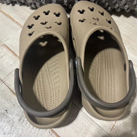 ❤️Disney Parks Mickey & Minnie Classic Clogs M (6-7), F (8-9) - Picture 3 of 7